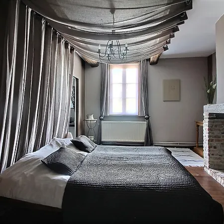 Chateau De Rienne Met Sauna & Hottub & Pooltafel *