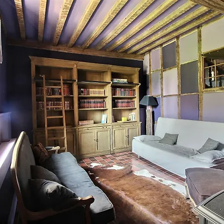 Nyaraló Chateau De Rienne Met Sauna & Hottub & Pooltafel Gedinne