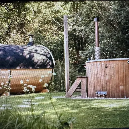 Chateau De Rienne Met Sauna & Hottub & Pooltafel * ガディンヌ