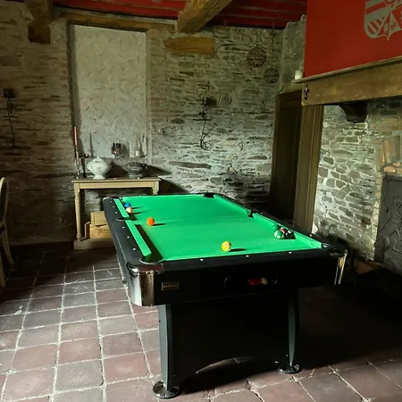 Chateau De Rienne Met Sauna & Hottub & Pooltafel ガディンヌ